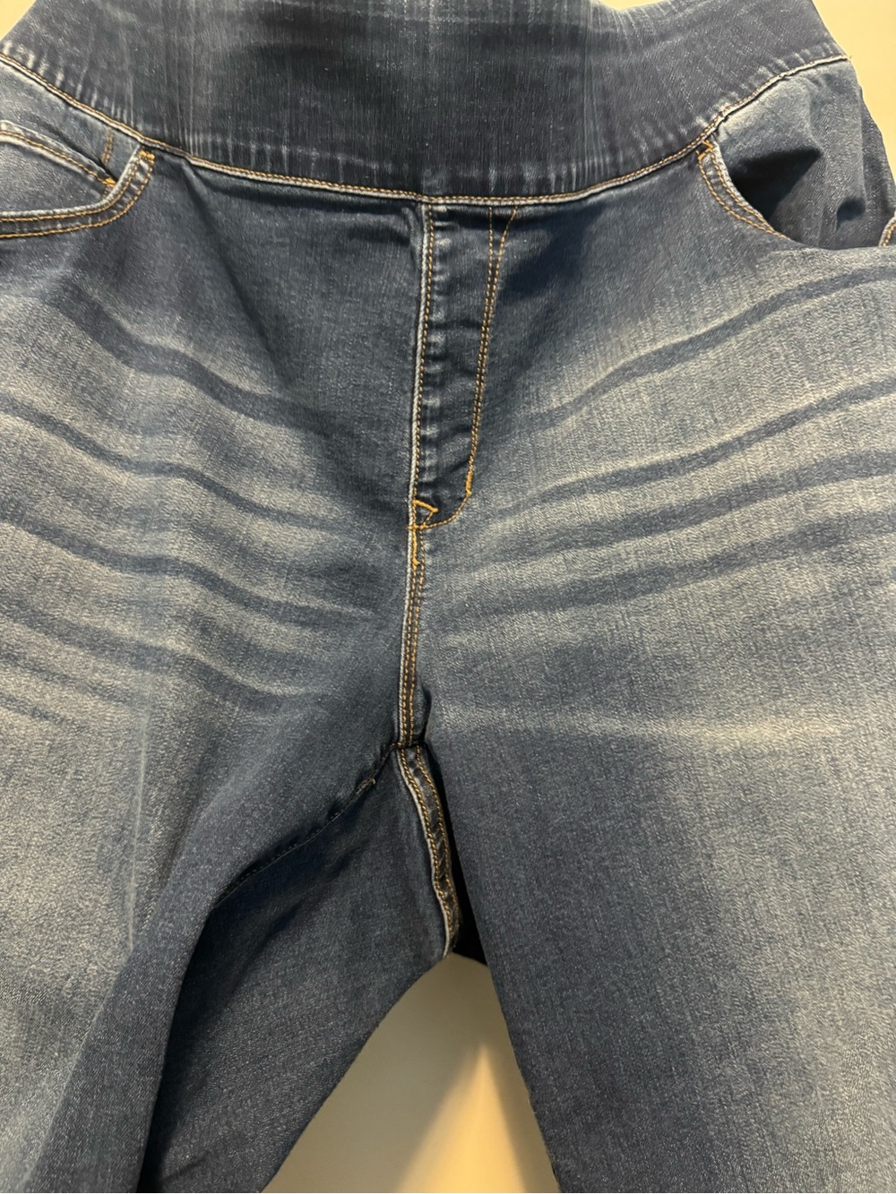 TWO pairs of Women’s Stretch Denim Jeans - Medium Blue and Light Blue - Picture 8 of 9